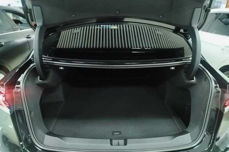 Used Buick LaCrosse 2024 28T Luxury Edition Trunk