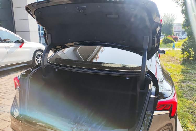 Used Buick LaCrosse 2024 28T Luxury Edition Trunk