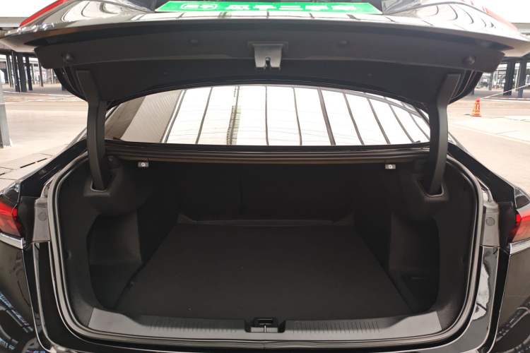 Used Buick LaCrosse 2024 28T Luxury Edition Trunk
