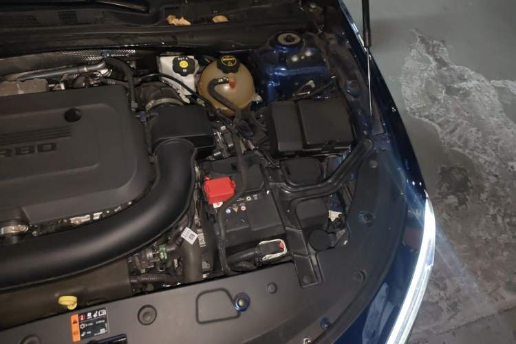 Used Buick LaCrosse 2024 Avia Edition Engine Bay Left
