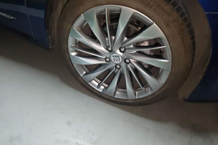 Used Buick LaCrosse 2024 Avia Edition Right Front Wheel Hub