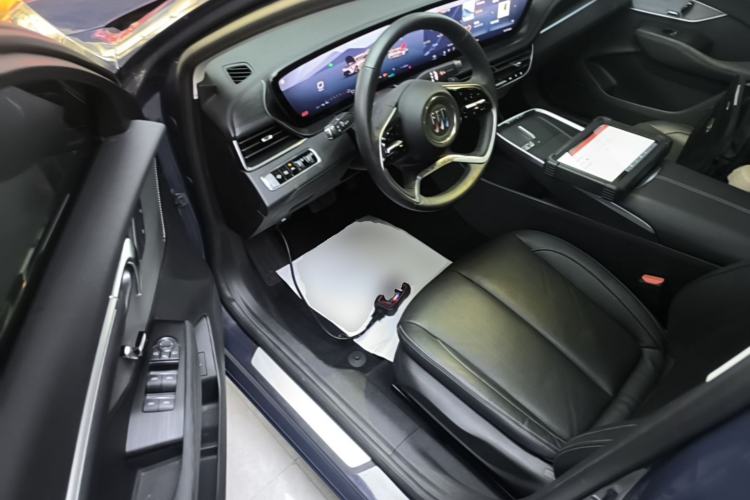 Used Buick LaCrosse 2024 28T Luxury Edition Driver Seat