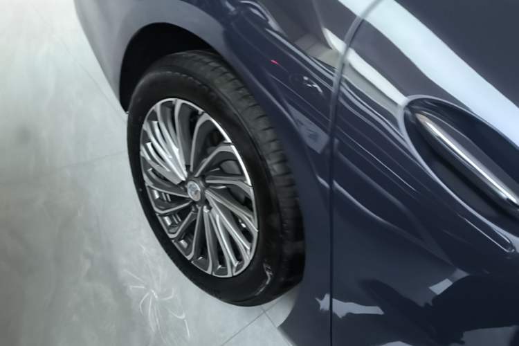Used Buick LaCrosse 2024 28T Luxury Edition Exterior 5
