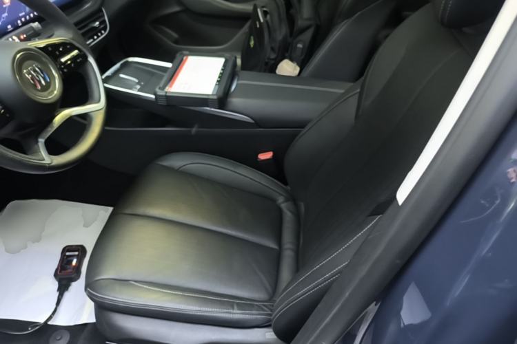 Used Buick LaCrosse 2024 28T Luxury Edition Left Front Seat
