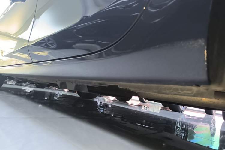 Used Buick LaCrosse 2024 28T Luxury Edition Left Side Sill