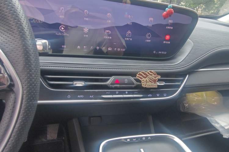 Used Buick LaCrosse 2024 28T Luxury Edition Audio And AC Panel
