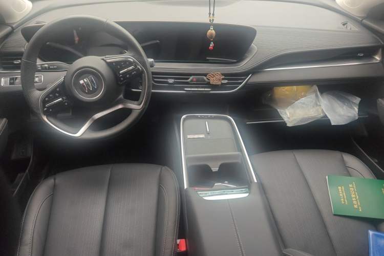 Used Buick LaCrosse 2024 28T Luxury Edition Center Console