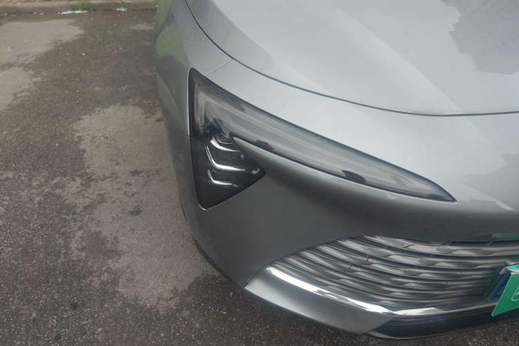 Used Buick LaCrosse 2024 28T Luxury Edition Right Front Headlight