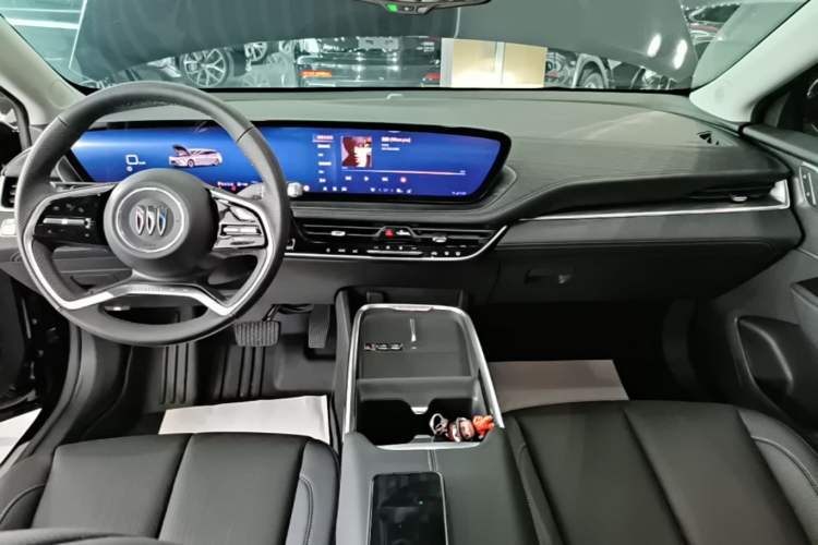 Used Buick LaCrosse 2025 28T Platinum Edition Audio And AC Panel