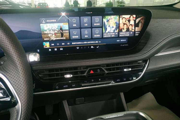 Used Buick LaCrosse 2025 28T Platinum Edition Audio And AC Panel