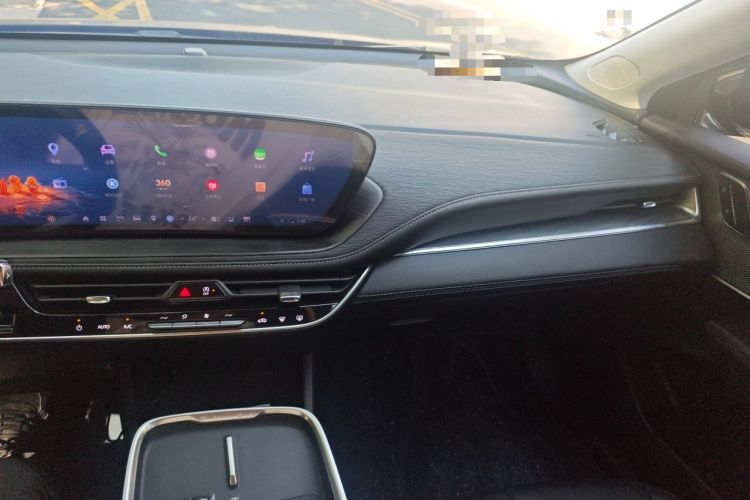 Used Buick LaCrosse 2025 28T Platinum Edition Audio And AC Panel