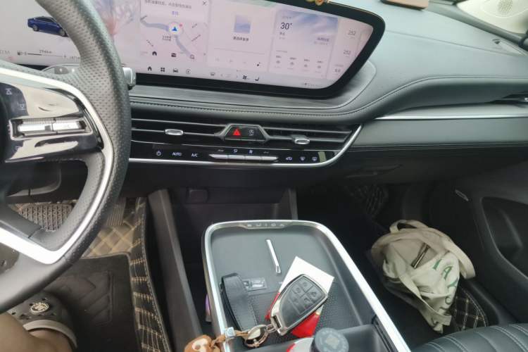 Used Buick LaCrosse 2025 Platinum Avia Edition Audio And AC Panel