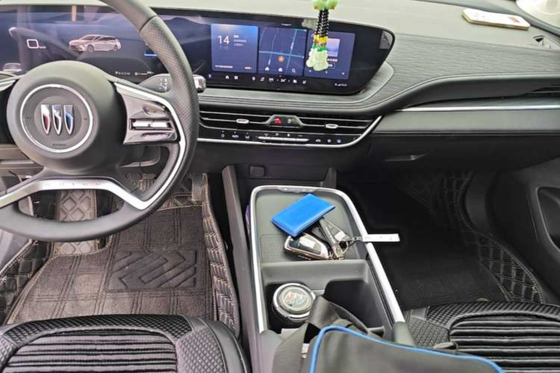 Used Buick LaCrosse 2025 28T Platinum Edition Audio And AC Panel