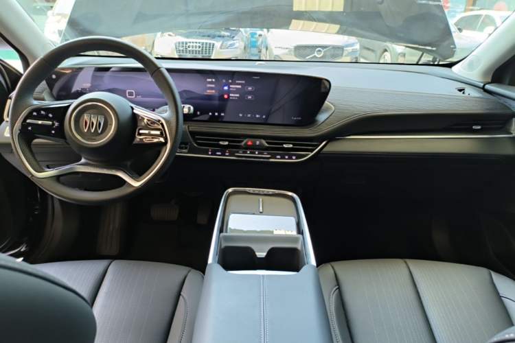Used Buick LaCrosse 2025 28T Platinum Edition Audio And AC Panel