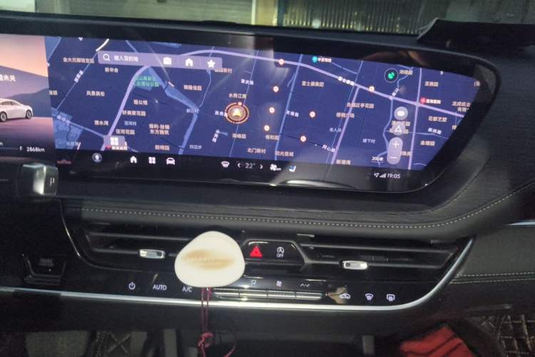 Used Buick LaCrosse 2025 28T Platinum Edition Audio And AC Panel