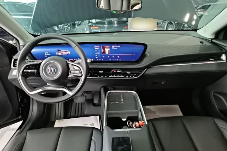 Used Buick LaCrosse 2025 28T Platinum Edition Center Console