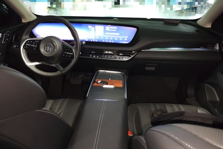 Used Buick LaCrosse 2025 Platinum Avia Edition Center Console