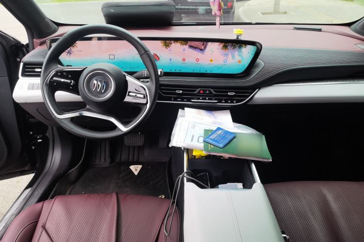 Used Buick LaCrosse 2025 28T Platinum Edition Center Console