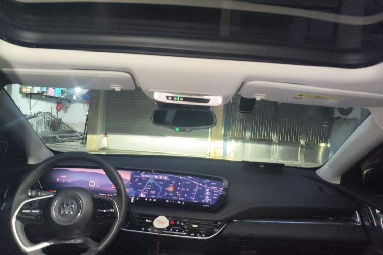 Used Buick LaCrosse 2025 28T Platinum Edition Center Console
