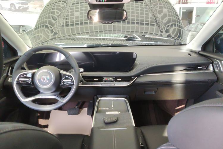 Used Buick LaCrosse 2025 28T Platinum Edition Center Console