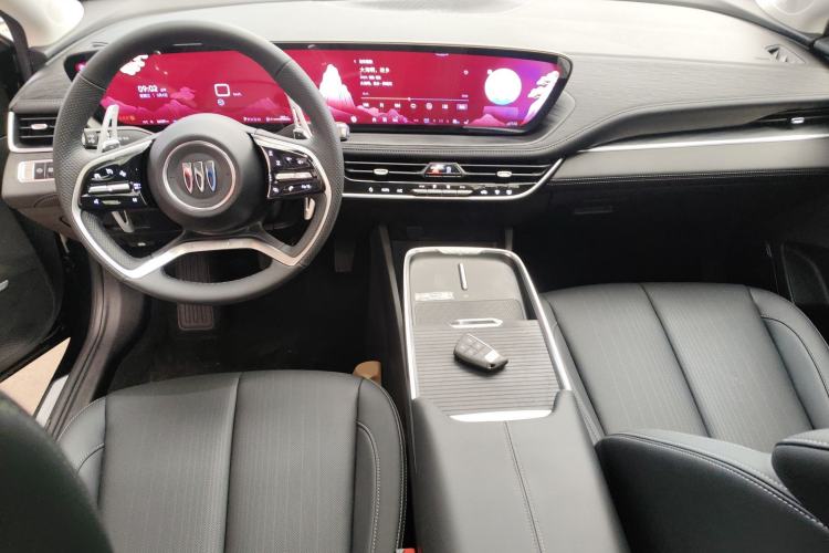 Used Buick LaCrosse 2025 28T Platinum Edition Center Console
