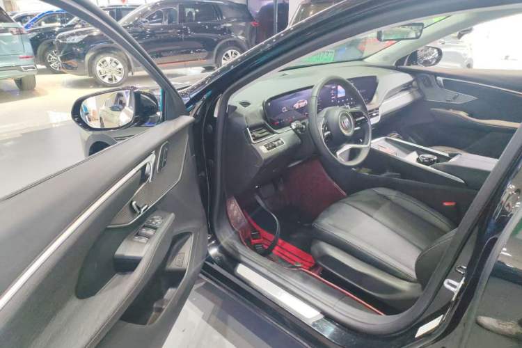 Used Buick LaCrosse 2025 28T Platinum Edition Driver Seat