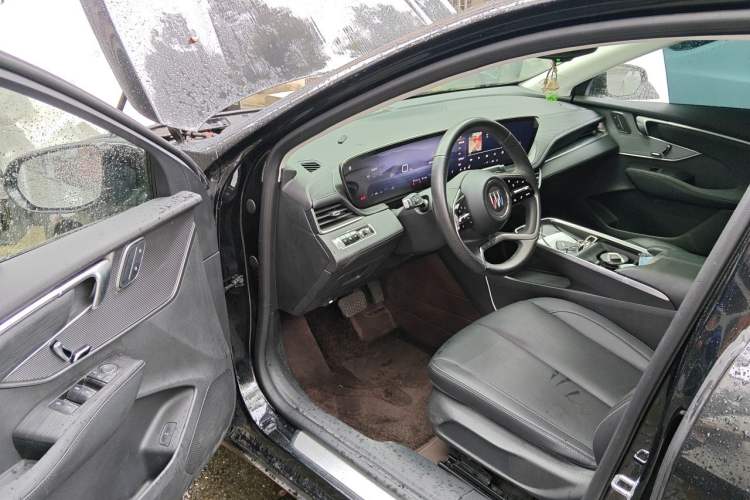 Used Buick LaCrosse 2025 28T Platinum Edition Driver Seat