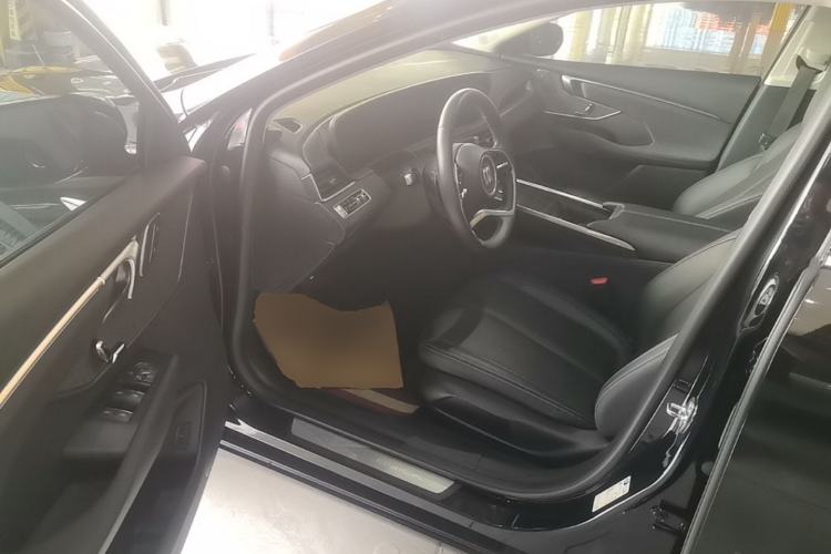 Used Buick LaCrosse 2025 28T Platinum Edition Driver Seat