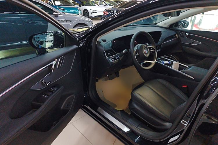 Used Buick LaCrosse 2025 28T Platinum Edition Driver Seat