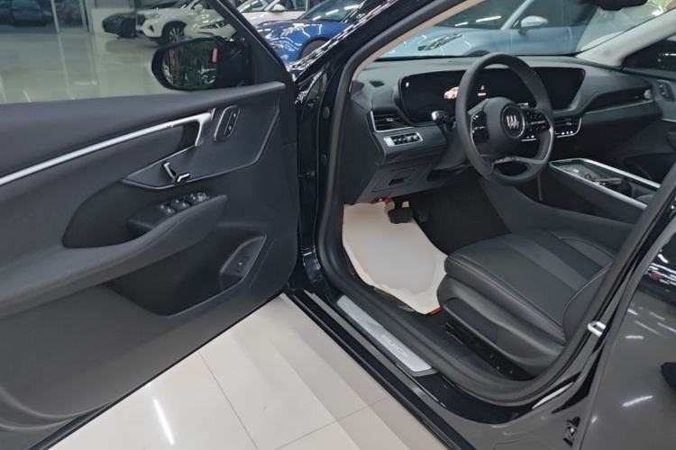 Used Buick LaCrosse 2025 28T Platinum Edition Driver Seat
