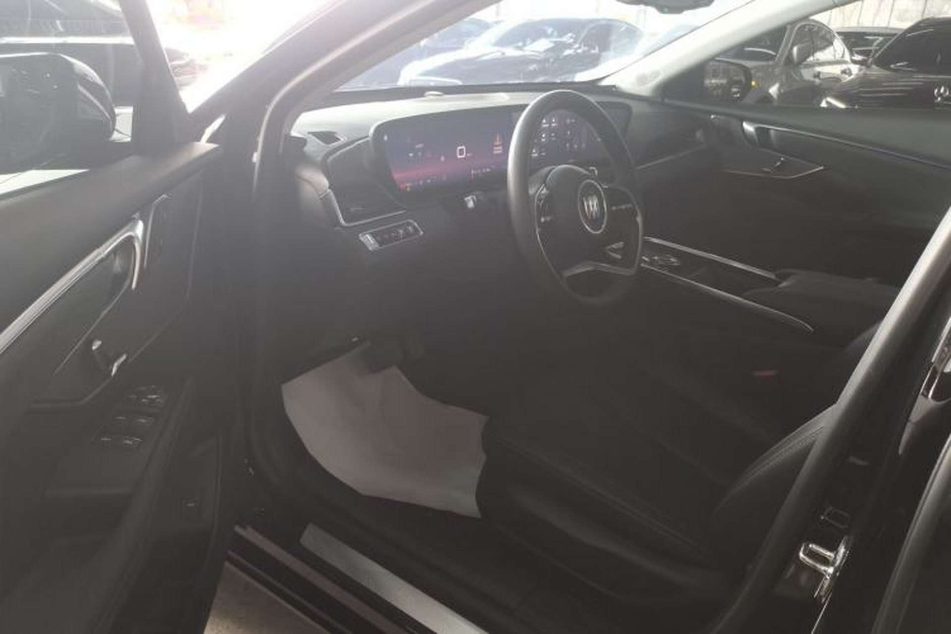 Used Buick LaCrosse 2025 28T Platinum Edition Driver Seat