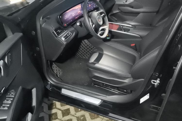 Used Buick LaCrosse 2025 28T Platinum Edition Driver Seat