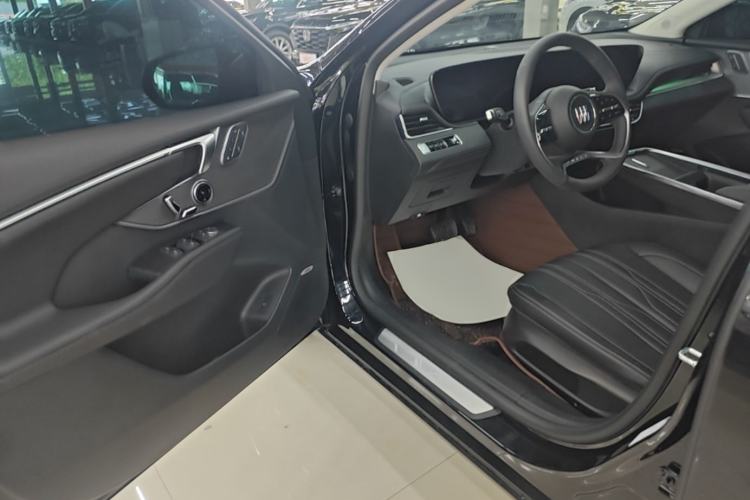 Used Buick LaCrosse 2025 Platinum Avia Edition Driver Seat