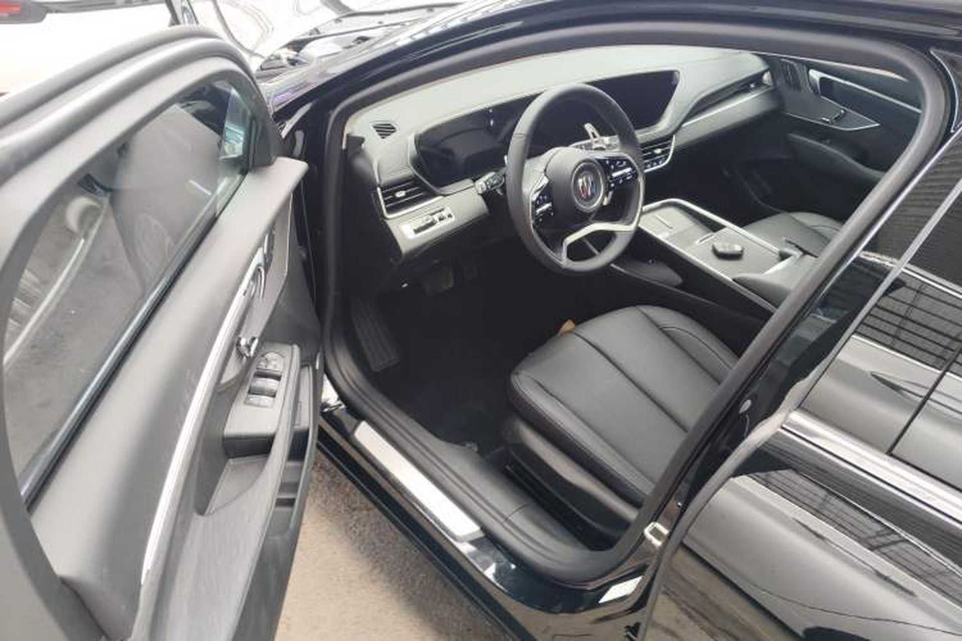 Used Buick LaCrosse 2025 28T Platinum Edition Driver Seat