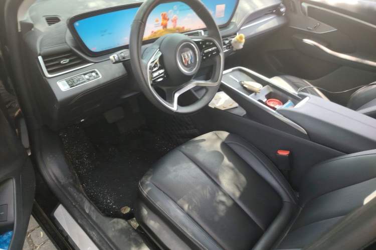 Used Buick LaCrosse 2025 28T Platinum Edition Driver Seat