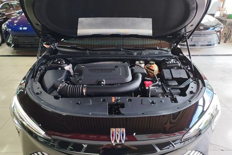 Used Buick LaCrosse 2025 28T Platinum Edition Engine Bay