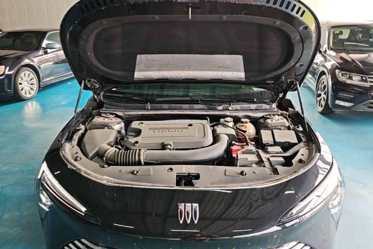 Used Buick LaCrosse 2025 28T Platinum Edition Engine Bay