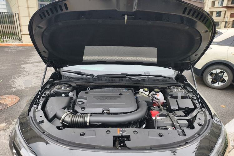 Used Buick LaCrosse 2025 28T Platinum Edition Engine Bay