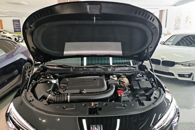 Used Buick LaCrosse 2025 28T Platinum Edition Engine Bay