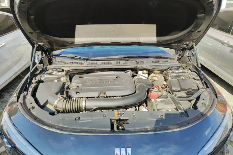 Used Buick LaCrosse 2025 28T Platinum Edition Engine Bay