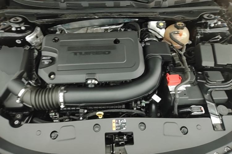 Used Buick LaCrosse 2025 28T Platinum Edition Engine Bay