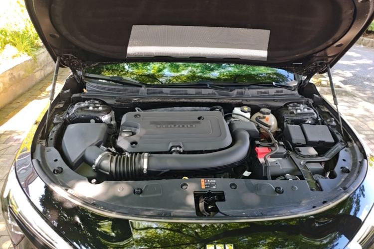 Used Buick LaCrosse 2025 28T Platinum Edition Engine Bay