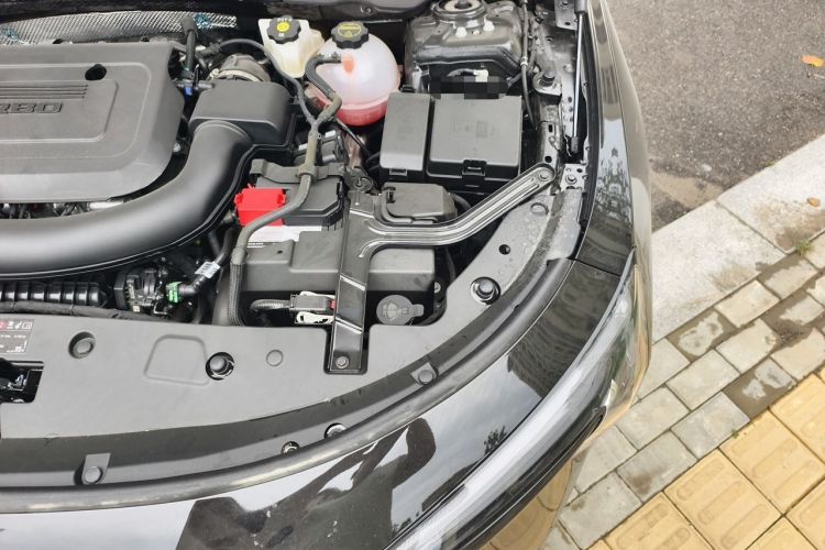 Used Buick LaCrosse 2025 28T Platinum Edition Engine Bay Left