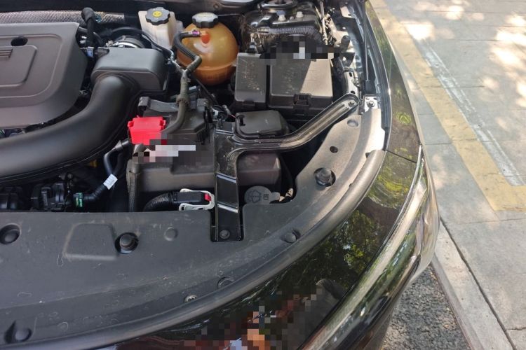 Used Buick LaCrosse 2025 28T Platinum Edition Engine Bay Left