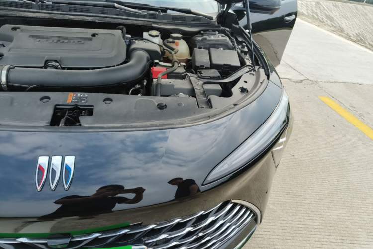 Used Buick LaCrosse 2025 Platinum Avia Edition Engine Bay Left