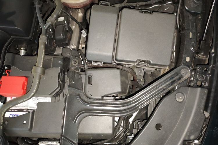 Used Buick LaCrosse 2025 Platinum Avia Edition Engine Bay Left