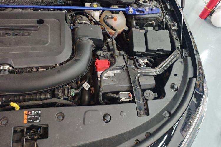 Used Buick LaCrosse 2025 28T Platinum Edition Engine Bay Left