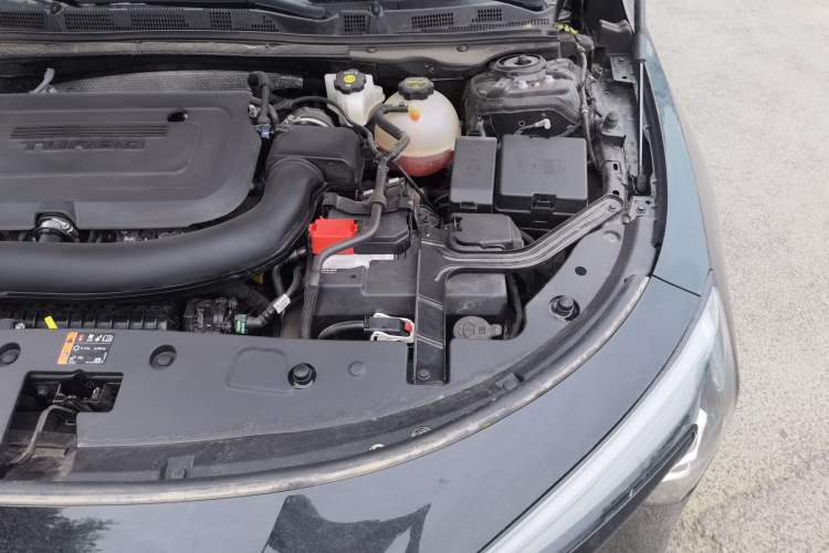 Used Buick LaCrosse 2025 28T Platinum Edition Engine Bay Left