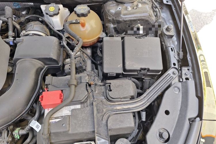 Used Buick LaCrosse 2025 28T Platinum Edition Engine Bay Left