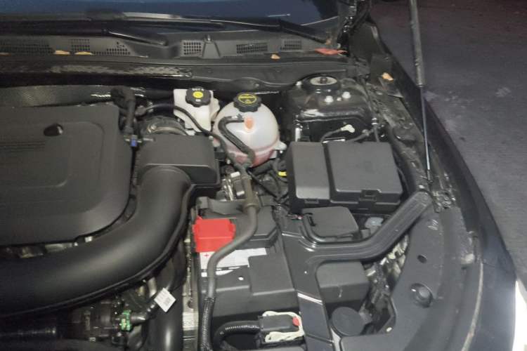 Used Buick LaCrosse 2025 28T Platinum Edition Engine Bay Left